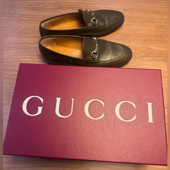 Gucci Women’s Olive Leather Horsebit Loafers - Picture 6 of 7